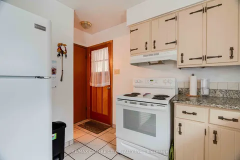 999 Eagle Cres, London, ON N5Z 4K5