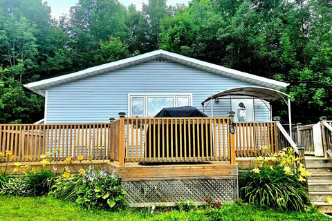 1043 Lobo Dr, Minden Hills, ON K0M 2K0