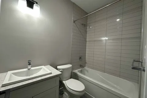 28 Summit Cres, Belleville, ON K8N 2X2