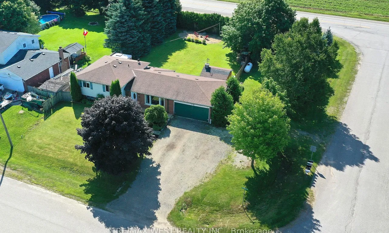 27 Victoria Blvd, East Garafraxa, ON L9W 7L6