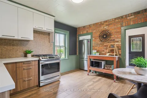 143 First Ave, Shelburne, ON L9V 2X7