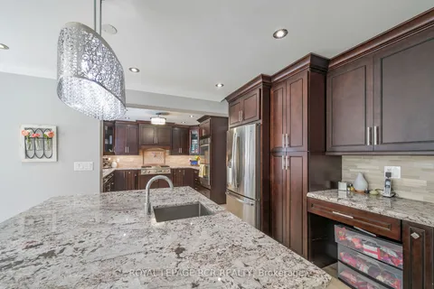 12 Bayberry Rd, Mono, ON L9W 6G6