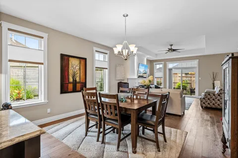 17 Rosslyn Dr, Brighton, ON K0K 1H0