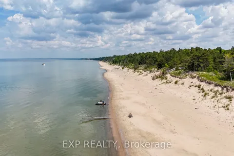 9928 Eric Street, Lambton Shores, ON N0M 2N0