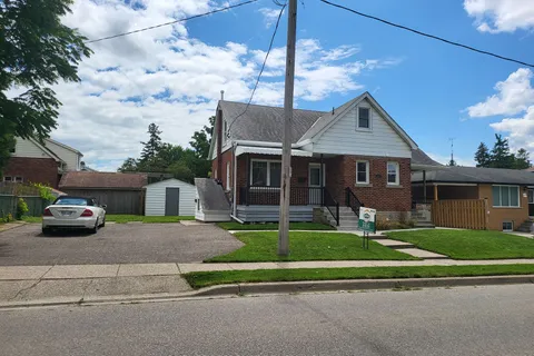 117 Pollock Ave, Cambridge, ON N1R 2C1