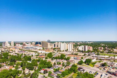 529 Grey St, London, ON N6B 1H4