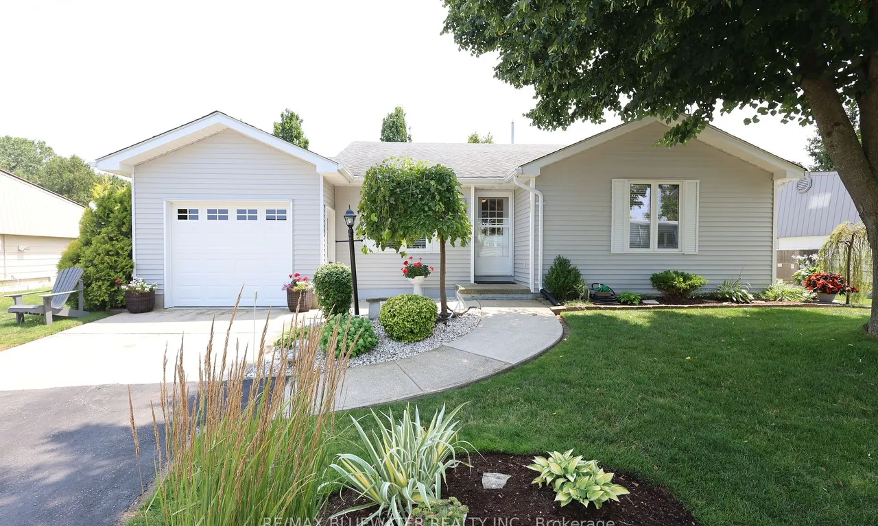 388 Augusta Cres, South Huron, ON N0M 1T0