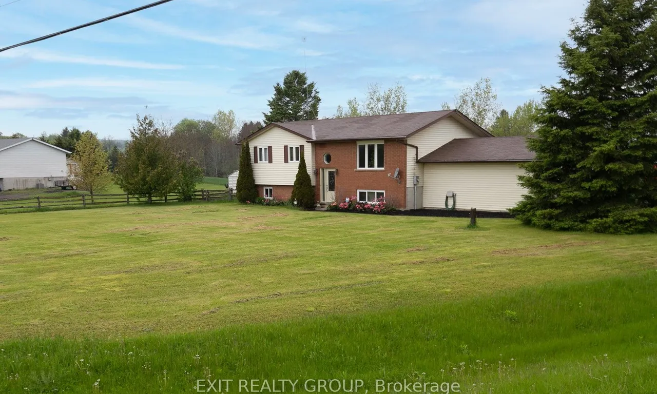 8 Reid Rd, Quinte West, ON K0K 3M0