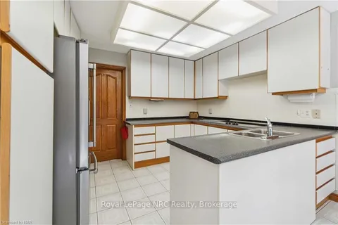 53 Chancery Circ, St. Catharines, ON L2M 7R3