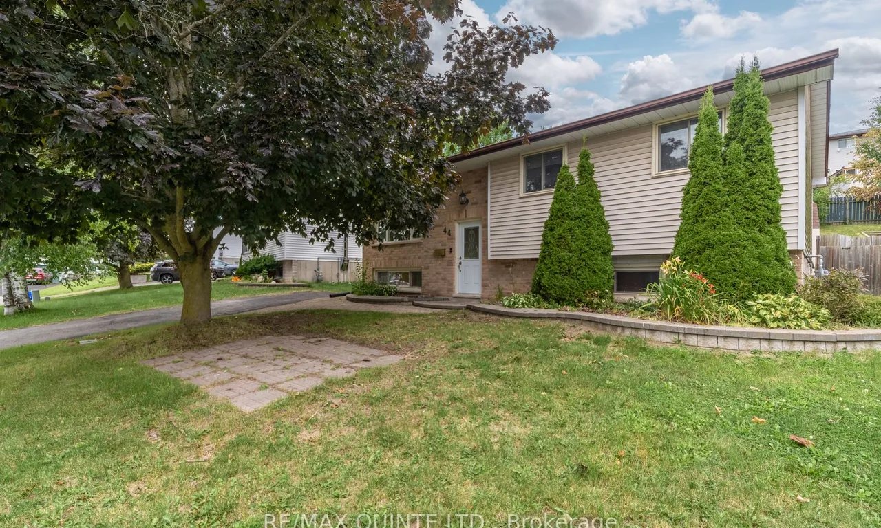 44 Van Alstine Dr, Quinte West, ON K8V 6K8