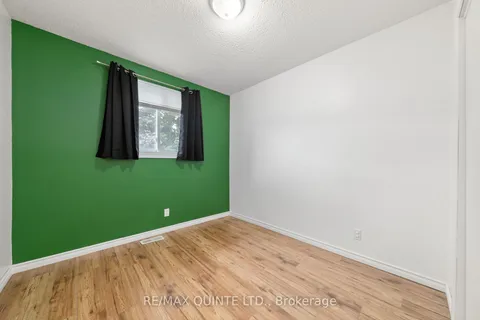 44 Van Alstine Dr, Quinte West, ON K8V 6K8