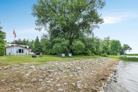 230 Parkview Rd, Prince Edward County, ON K0K 1L0