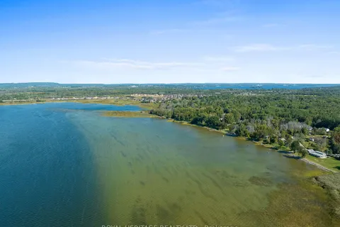230 Parkview Rd, Prince Edward County, ON K0K 1L0