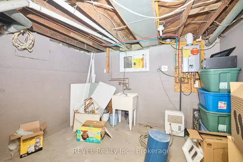 41 Albert St, Welland, ON L3B 4L1