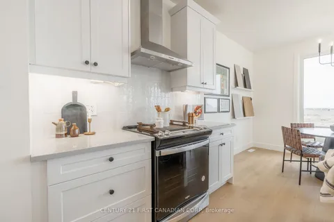 147-52 SCOTTS Dr, Lucan Biddulph, ON N0M 2J0
