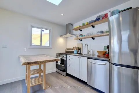 94 Glendale Ave, Hamilton, ON L8L 7J7