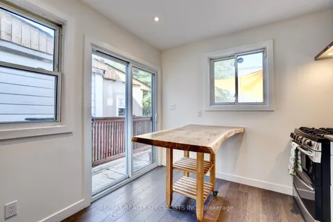 94 Glendale Ave, Hamilton, ON L8L 7J7