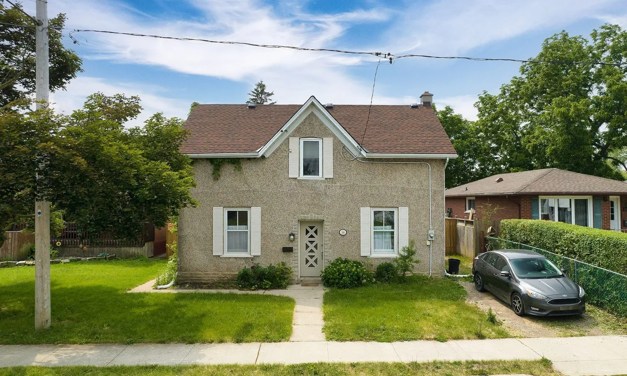 58 Brook St, Cambridge, ON N1R 4C3