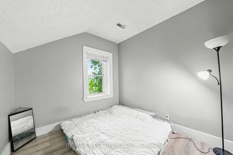 58 Brook St, Cambridge, ON N1R 4C3