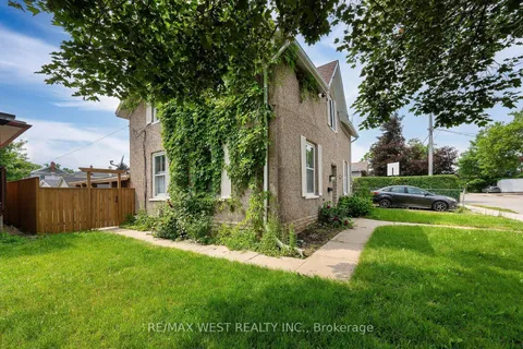 58 Brook St, Cambridge, ON N1R 4C3