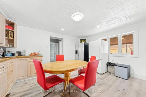 58 Brook St, Cambridge, ON N1R 4C3