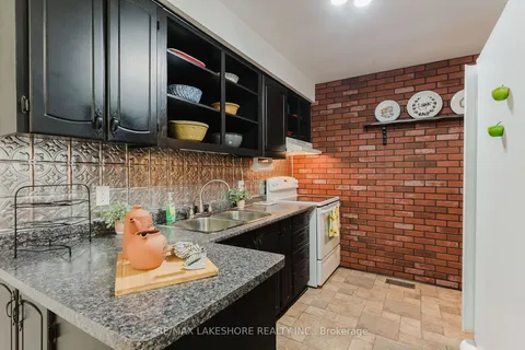 8 Elm Ave, Hamilton Township, ON K0K 1C0