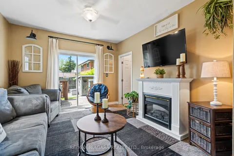 84 Steele St, Port Colborne, ON L3K 4X2