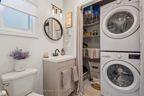 84 Steele St, Port Colborne, ON L3K 4X2