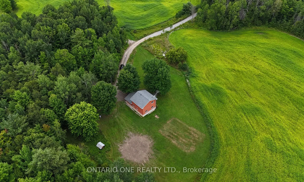 1752 Southwood Rd, Gravenhurst, ON P0E 1G0