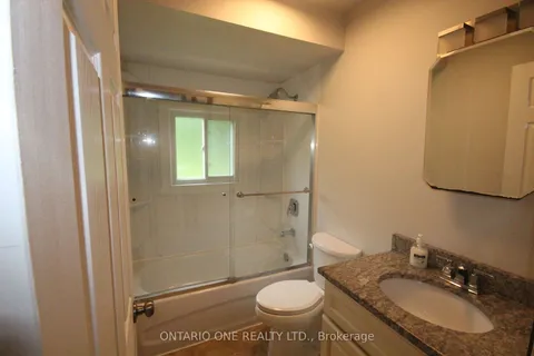 1752 Southwood Rd, Gravenhurst, ON P0E 1G0