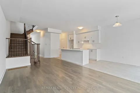 172 Eastbridge Ave, Welland, ON L3B 0M6