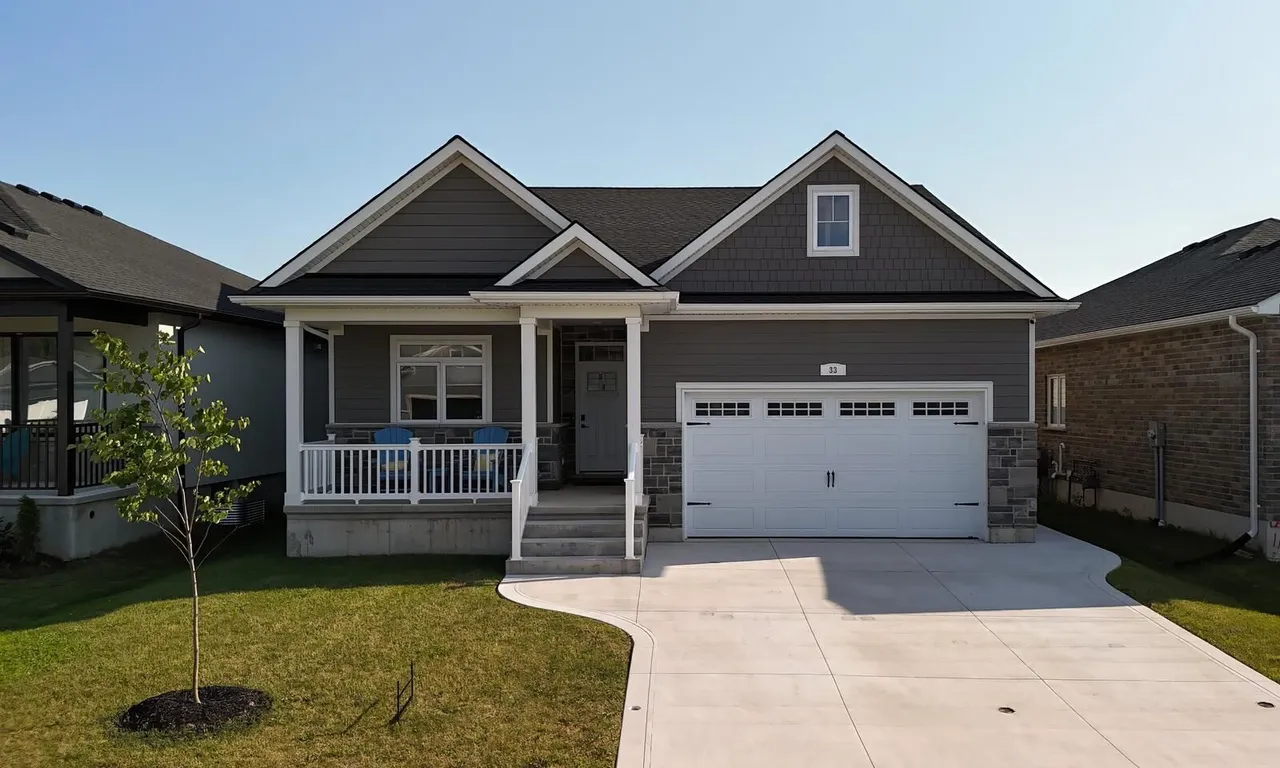 33 Brooklawn Dr, Lambton Shores, ON N0M 1T0