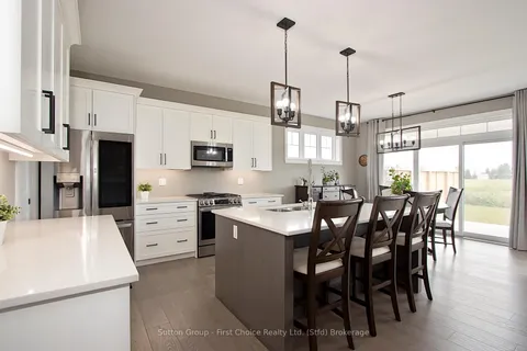 33 Brooklawn Dr, Lambton Shores, ON N0M 1T0