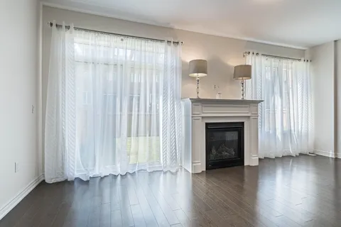 18 Heming Tr, Hamilton, ON L9K 0J8