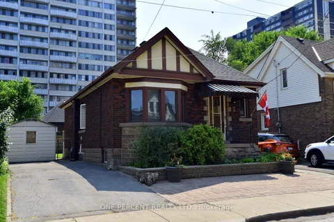 11 Wesanford Pl, Hamilton, ON L8P 1N5