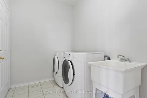 88 Hunter Way, Brantford, ON N3T 0A2