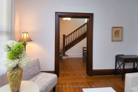 185 Fairleigh Ave, Hamilton, ON L8M 2K6