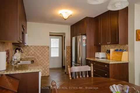 12 Durham St, Port Hope, ON L1A 1G7