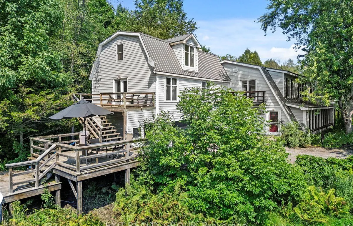 2083 Hollowview Rd, Stirling-Rawdon, ON K0K 3E0