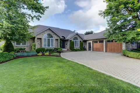 14 JAMES Crt, Woolwich, ON N0B 2M1