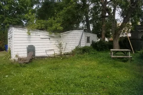 5 Montgomery Crescent, Chatham-Kent, ON N8A 1P3
