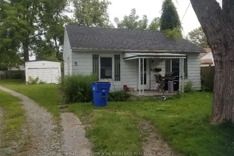 5 Montgomery Crescent, Chatham-Kent, ON N8A 1P3