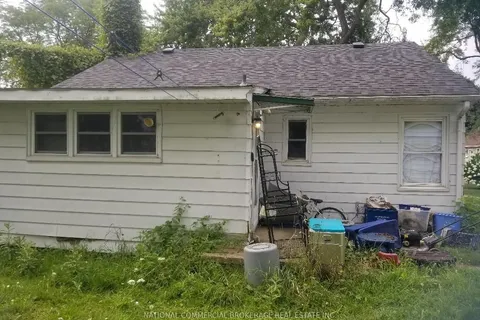 5 Montgomery Crescent, Chatham-Kent, ON N8A 1P3