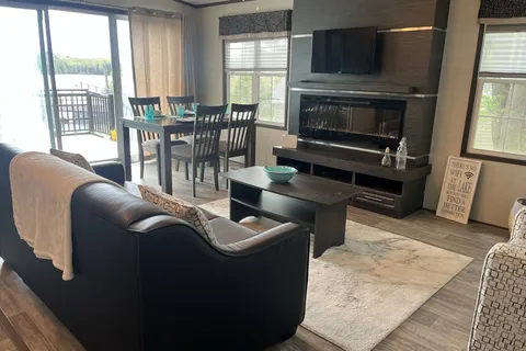 1047 Bonnie Lake Camp Road, Bracebridge, ON P1L 1W9