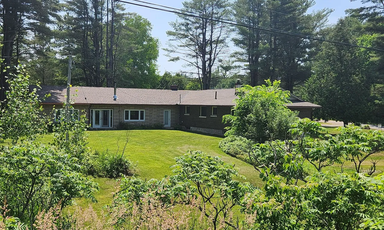 5 William St, Bracebridge, ON P1L 0A1