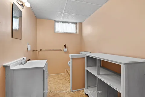 515 Sugarloaf St, Port Colborne, ON L3K 2P9