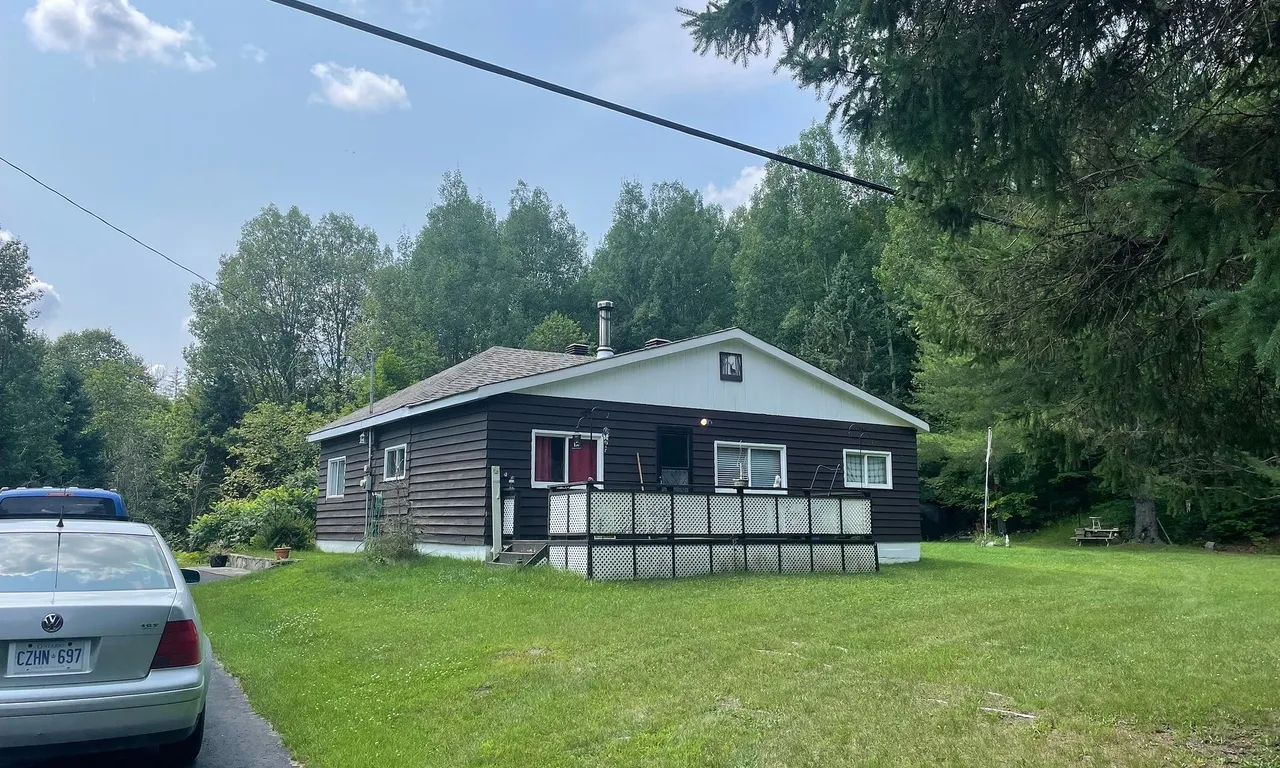 2081 McGillivray Rd, Highlands East, ON K0L 1C0