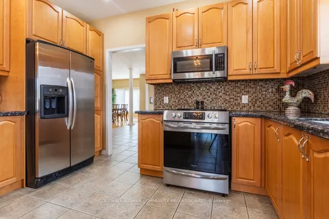 229 Gatestone Dr, Hamilton, ON L8J 3V4