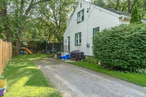 31- 33 Washburn St, Prince Edward County, ON K0K 2T0