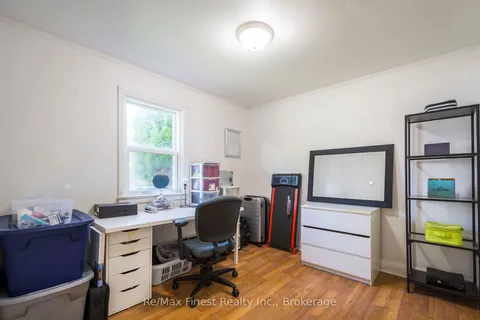 105 Wall St, Quinte West, ON K8V 4K1